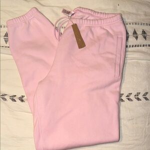 SKIMS Cotton fleece classic Jogger. Medium. Cherry Blossom pink. NEW with tags